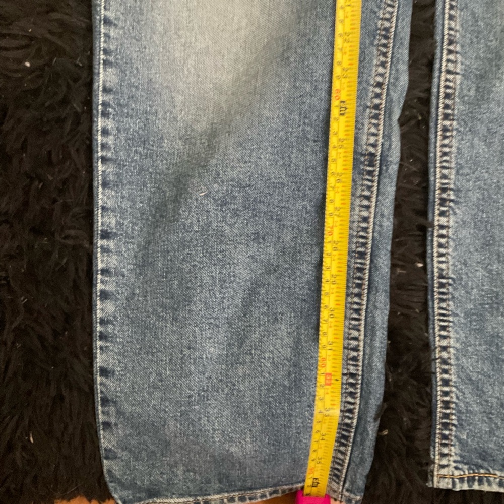 “LEVI STRAUS” Men’s 541 Medium Wash Athletic Fit Jeans. - Picture 15 of 15